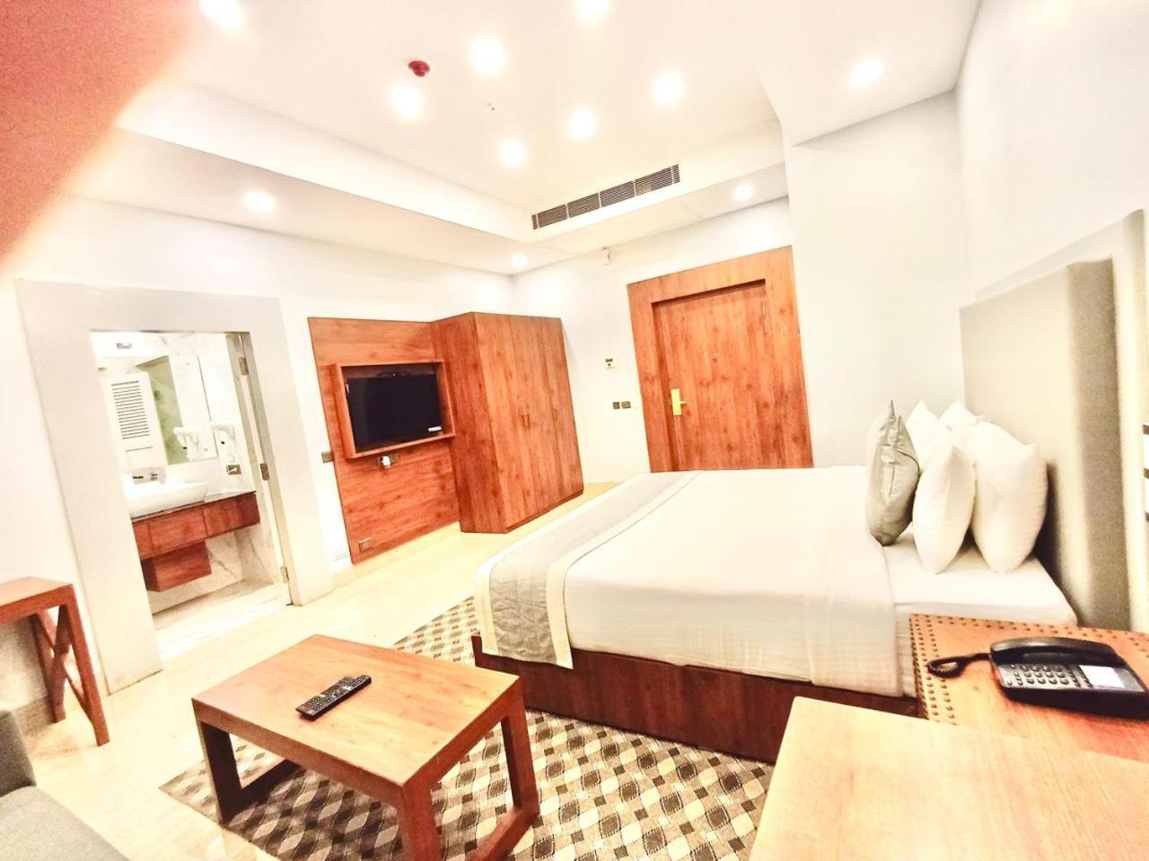 Seven Hills Hotel 푸리 외부 사진