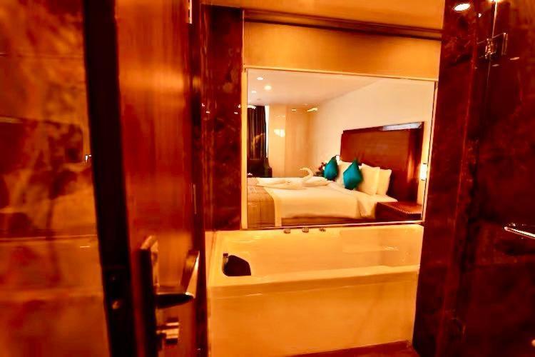 Seven Hills Hotel 푸리 외부 사진